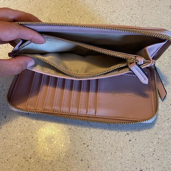 INC Wallet - Picture 7 of 8